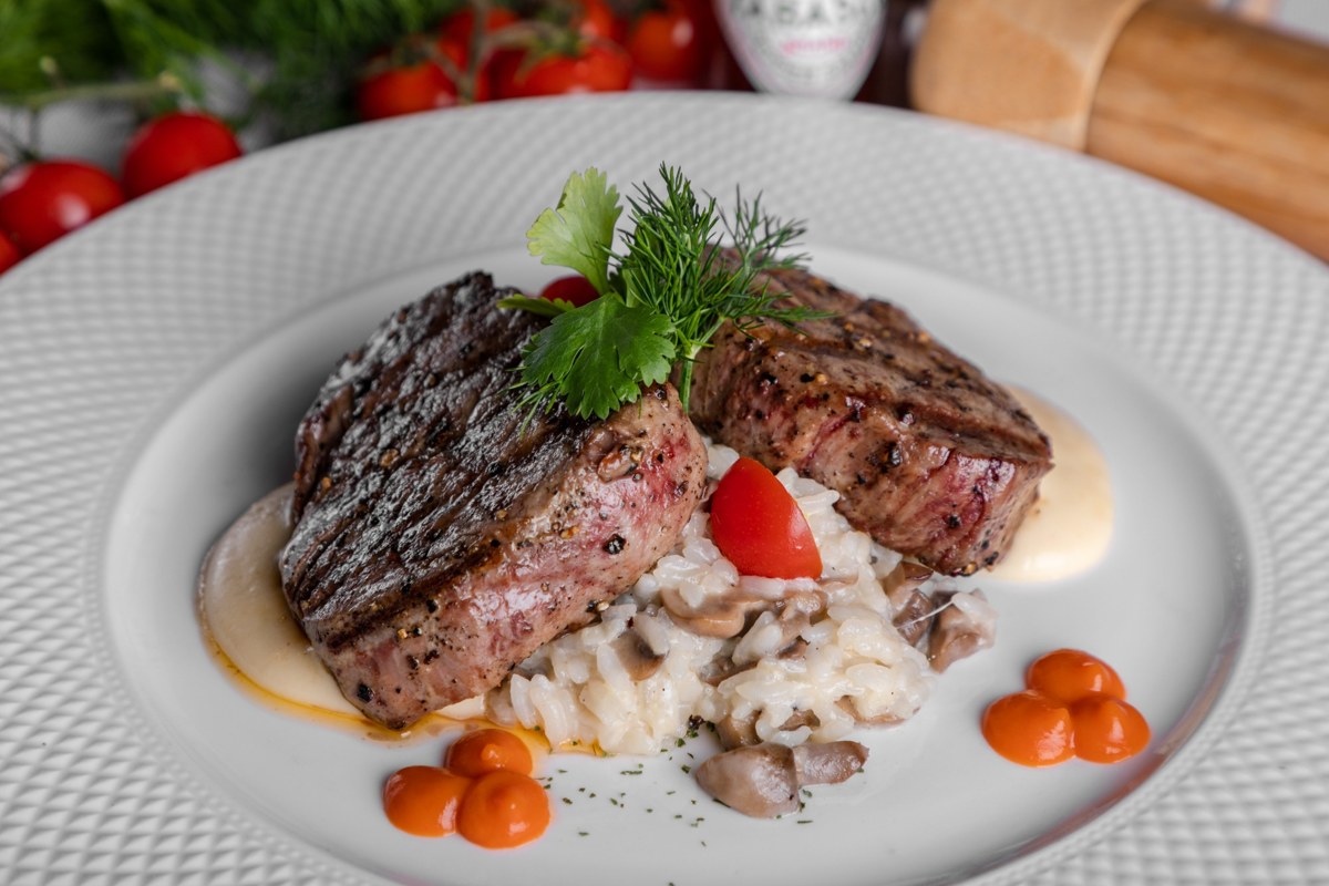 Poglądowe zdjęcie dania z galerii strony Bar Sójka; nie przedstawia konkretnej pozycji ani porcji z menu