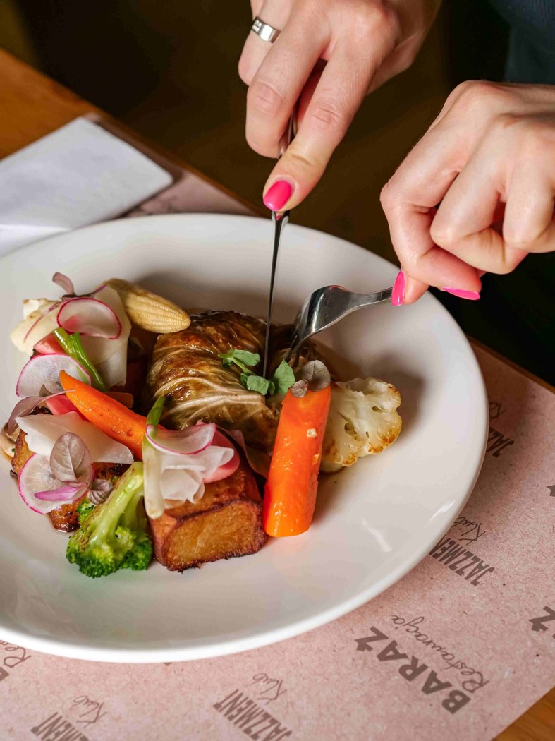 Zdjęcie z oficjalnej strony: Baraż Restauracja
